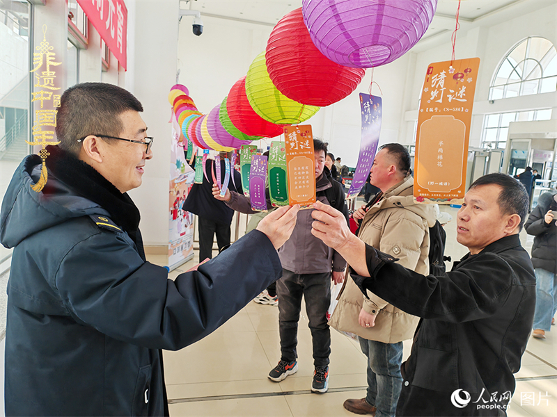 Aktivitäten zum Laternenfest in ganz China