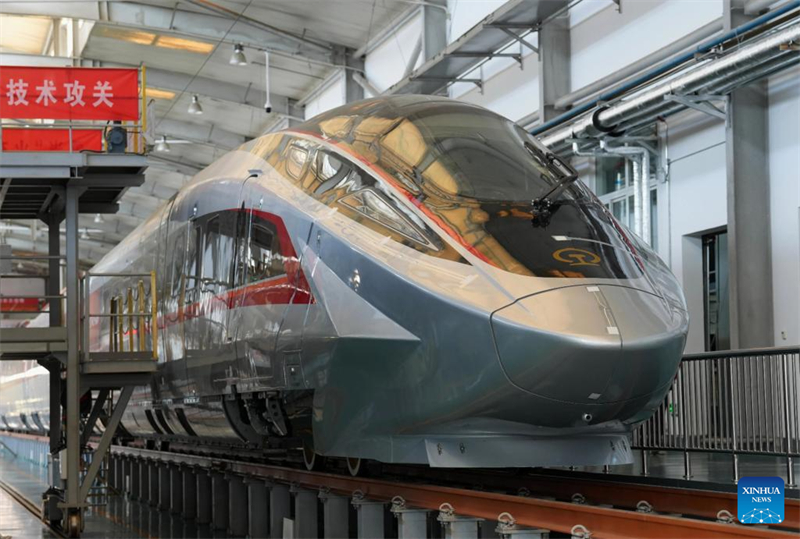 Prototyp des Hochgeschwindigkeitszuges CR450 wird in Beijing getestet