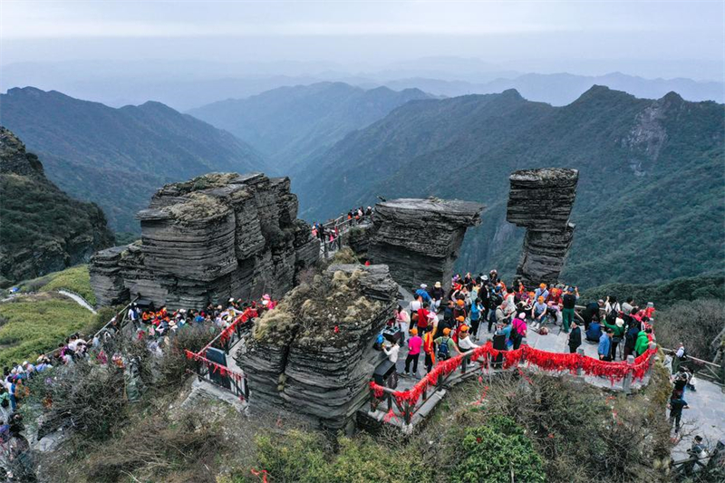 Entdecken Sie die echte „Himmelsstadt“ im südwestchinesischen Guizhou