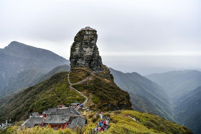Entdecken Sie die echte „Himmelsstadt“ im südwestchinesischen Guizhou