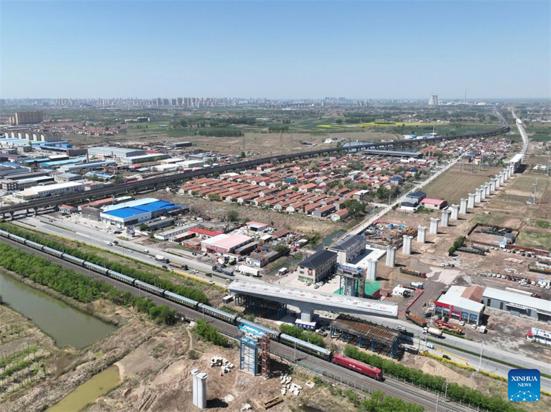 Drehbrücke der Intercity-Strecke Shijiazhuang-Hengshui-Cangzhou-Huanghua Hafen im Bau