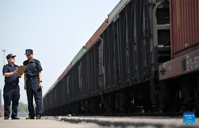 China-Zentralasien-Güterzug fährt von Tianjin nach Taschkent
