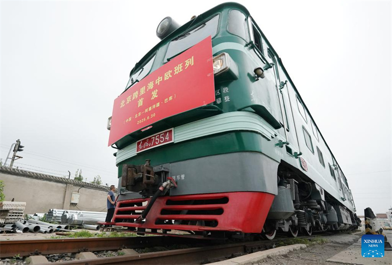 Erste Güterzugverbindung aus China nach Europa über das Kaspische Meer