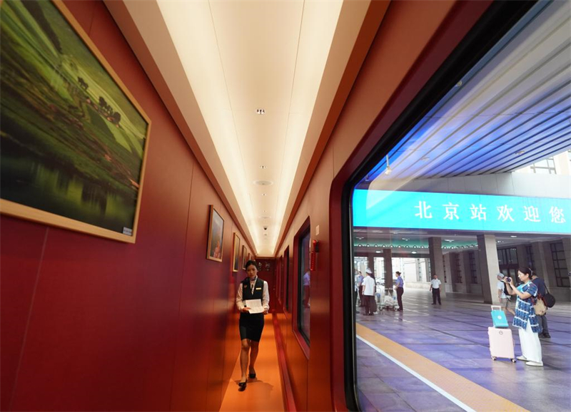 Erster Sightseeing-Zug in der Region Beijing-Tianjin-Hebei fährt in Hauptstadt ab