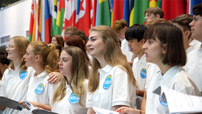 „Chinesisch lernen durch das Singen“: Der Chinesisch-Chor an der Burg stärkt den kulturellen Austausch zwischen Jugendlichen aus China und Europa