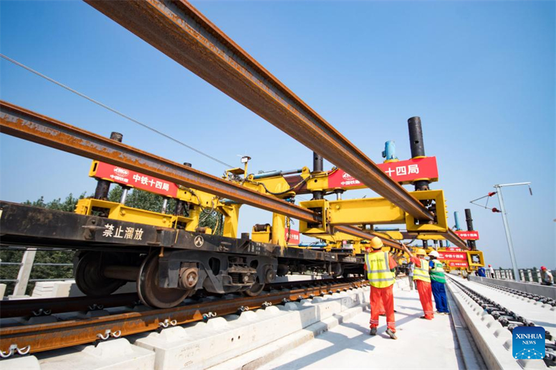 Gleisverlegung für Hochgeschwindigkeitsstrecke Xiong'an–Shangqiu startet