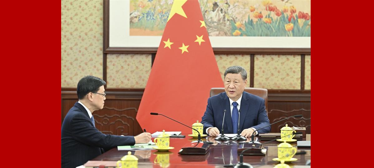 Xi Jinping trifft Hongkonger Chefadministrator John Lee