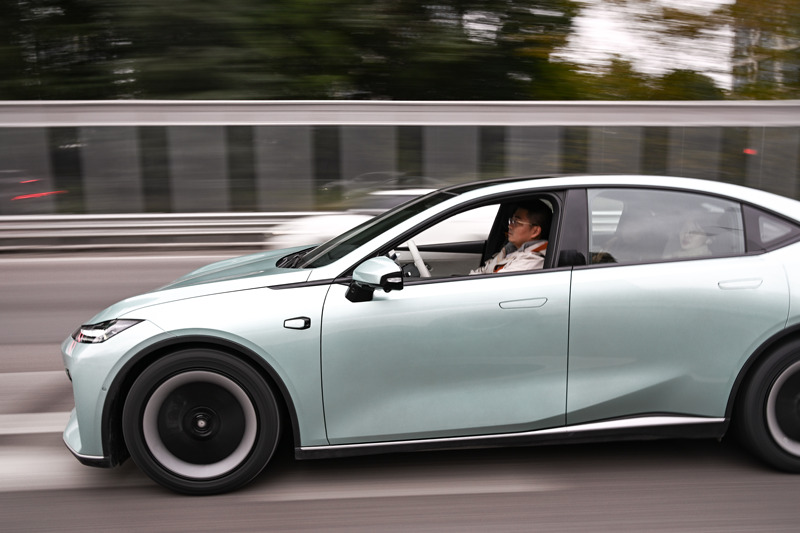 Chinas erstes selbstfahrendes Auto der Stufe 3 feiert Premiere