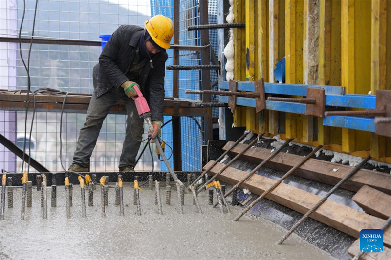 Betonierarbeiten für Querträger am östlichen Hauptturm der Fuchimen-Straßen-Zugbrücke in Zhejiang abgeschlossen