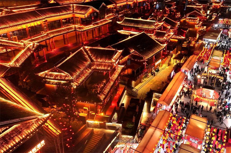 Chinas Verbrauchermarkt startet stark ins Jahr des Pferdes