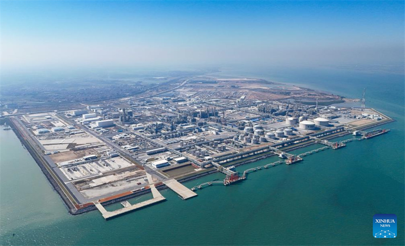 BASF nimmt milliardenschweren Chemiekomplex in China vollständig in Betrieb