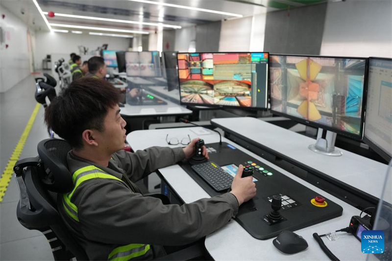 Der Hafen Ningbo-Zhoushan in Ostchinas Zhejiang verzeichnet einen steigenden Containerdurchsatz