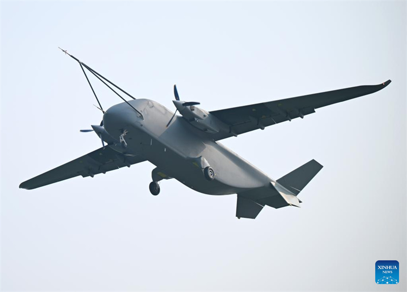 Chinas unbemanntes Frachtflugzeug „Changying-8“ absolviert Jungfernflug