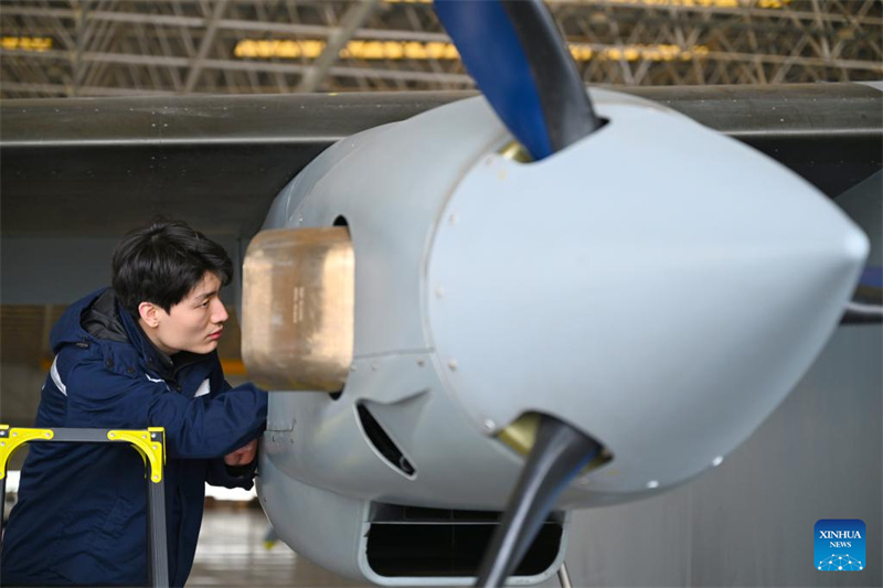 Chinas unbemanntes Frachtflugzeug „Changying-8“ absolviert Jungfernflug