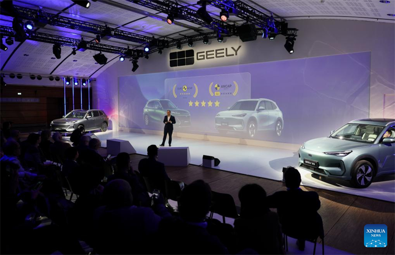 Geely Auto stellt in Paris zwei Elektro-SUVs vor