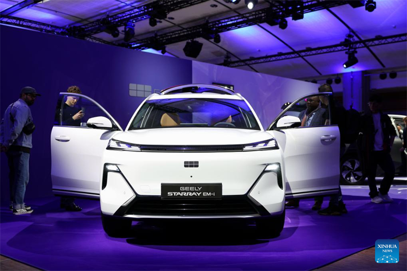 Geely Auto stellt in Paris zwei Elektro-SUVs vor