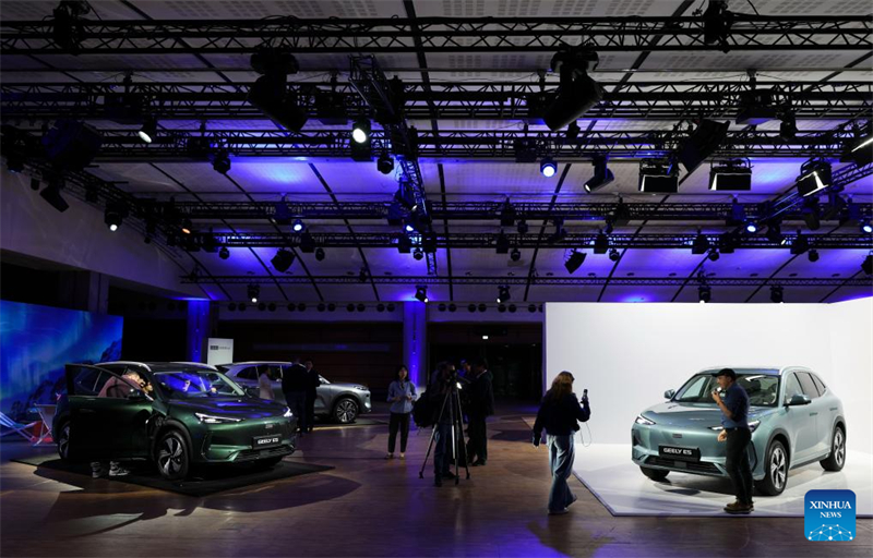 Geely Auto stellt in Paris zwei Elektro-SUVs vor