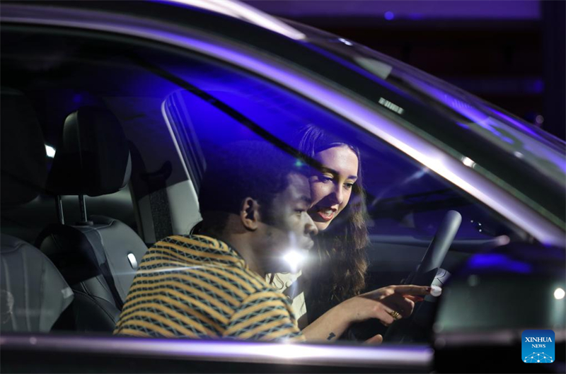 Geely Auto stellt in Paris zwei Elektro-SUVs vor
