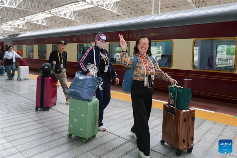„Delta Star Express“ startet von Shanghai zu 18-tägiger Reise nach Xinjiang