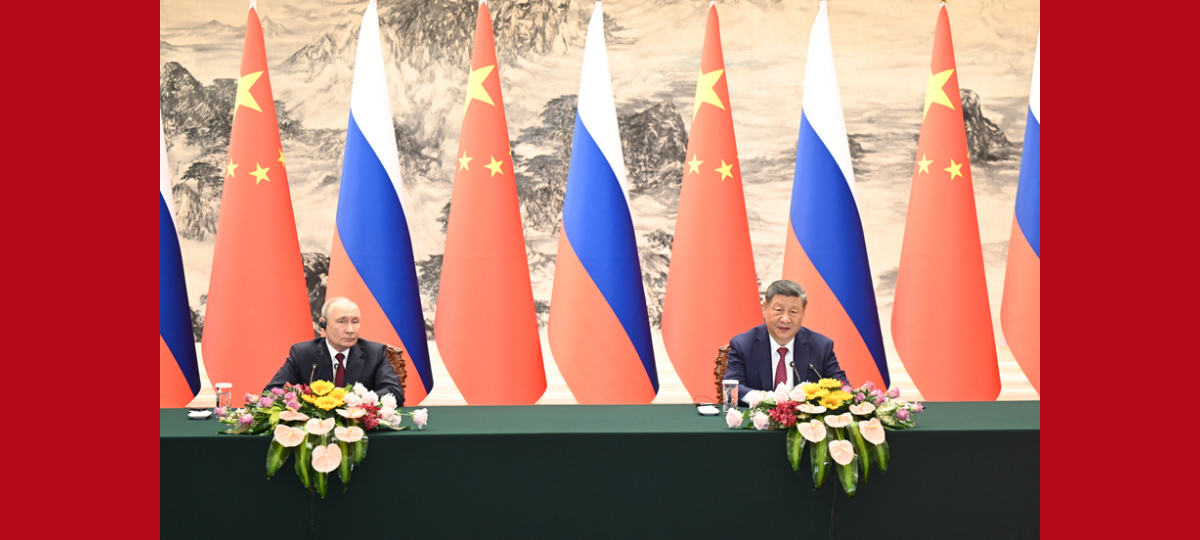 Xi Jinping und Wladimir Putin stellen sich der Presse