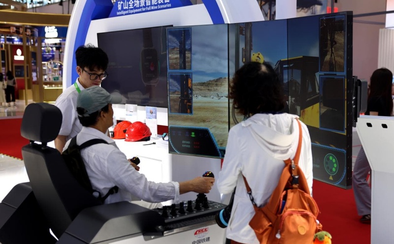 Riesiger Andrang am ersten öffentlichen Tag der China International Supply Chain Expo