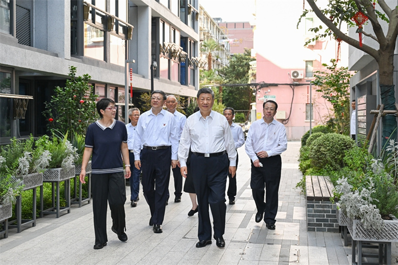 Xi Jinping inspiziert Shanghai
