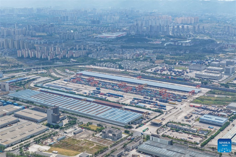 Chongqing nutzt seine strategisch günstige Lage zum Aufbau eines integrierten Logistiknetzwerks