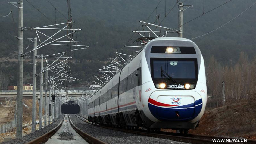 Chinesische Firmen bauen Hochgeschwindigkeitsbahnstrecke in der Türkei