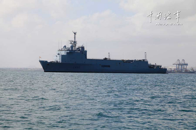 Chinesische Marine zu Gast an Bord der FS Siroco