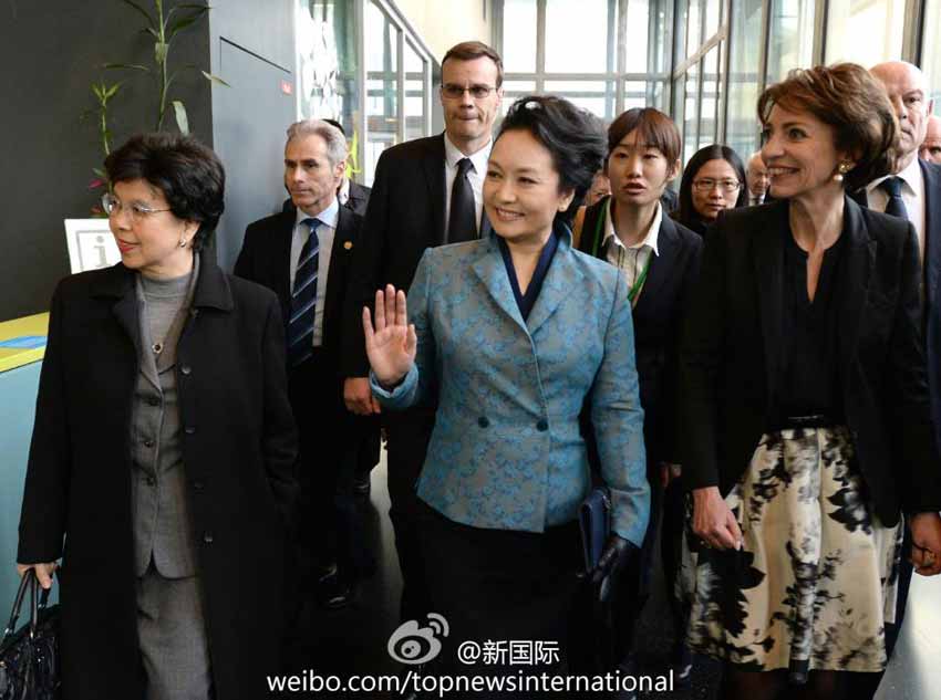 Peng Liyuan besucht Kinderkrankenhaus in Paris