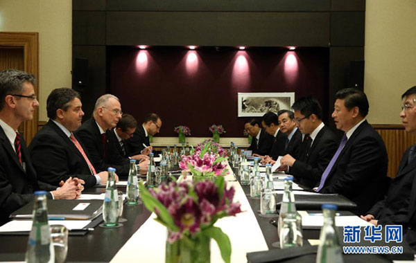 Xi Jinping trifft Vizekanzler und Bundeswirtschaftsminister Sigmar Gabriel