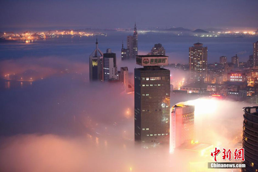 Stadt im Nebel