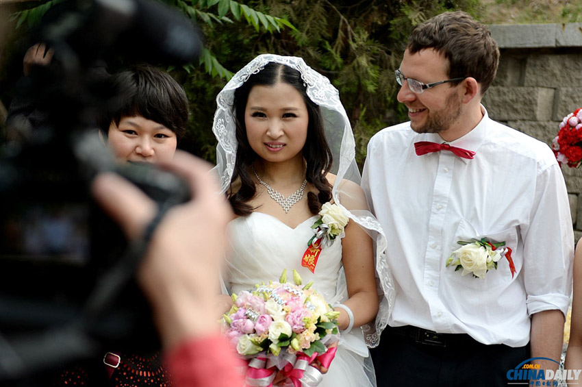 Schweizer feiert “grüne” Hochzeit in Tangshan