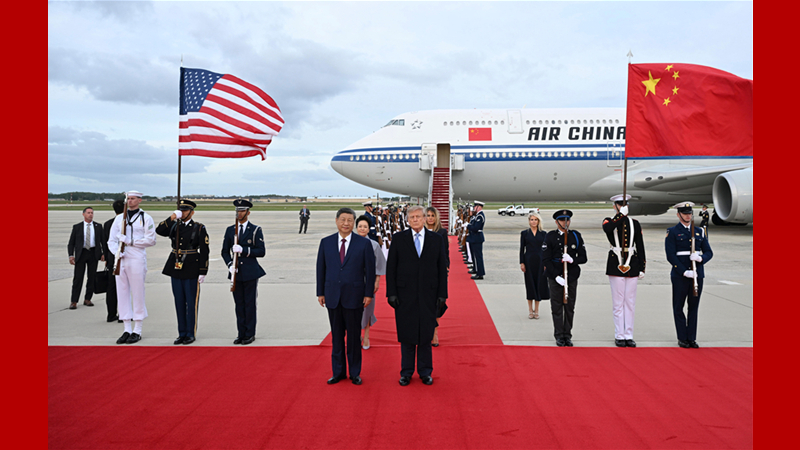 Xi landet zu Staatsbesuch in den USA und wird von Trump am Flughafen empfangen